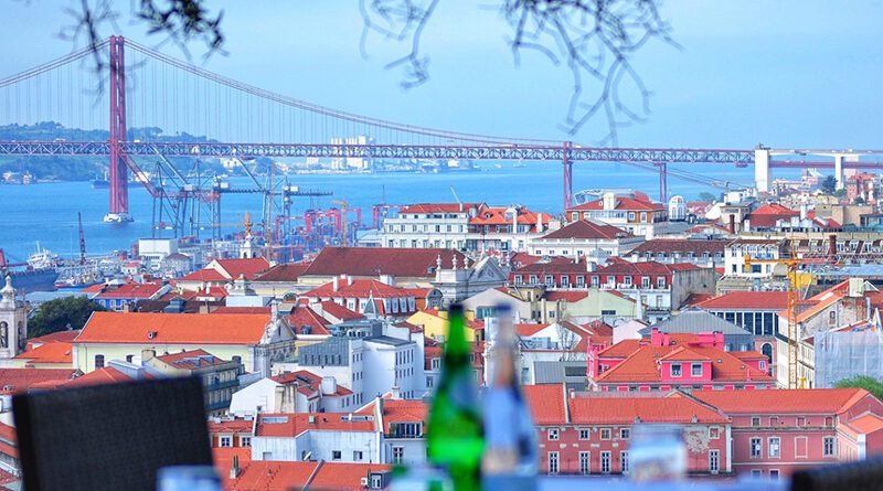 SURVEY ON BANK EVALUATION ON HOUSING IN PORTUGAL.